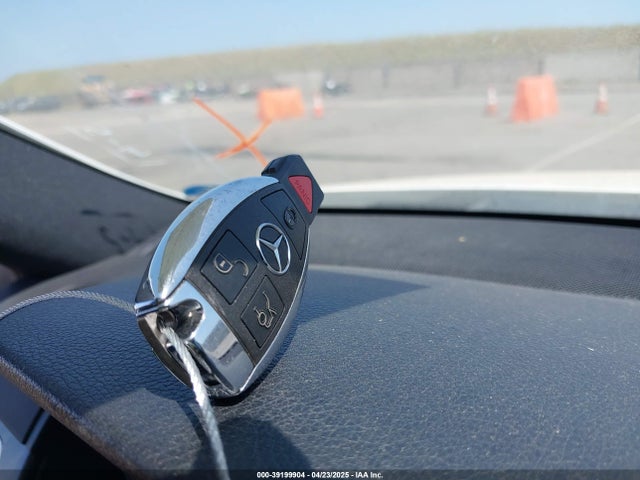 WDDHF5KB5GB230005 Mercedes-Benz E-Class