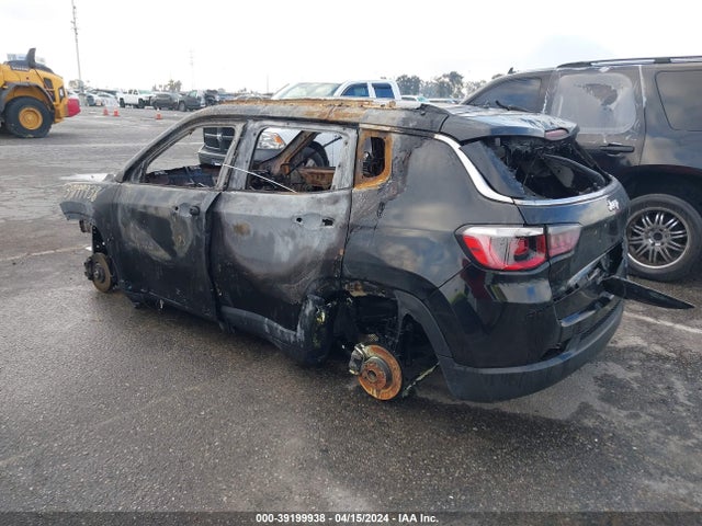 3C4NJCBB8JT486936 Jeep Compass Latitude Fwd