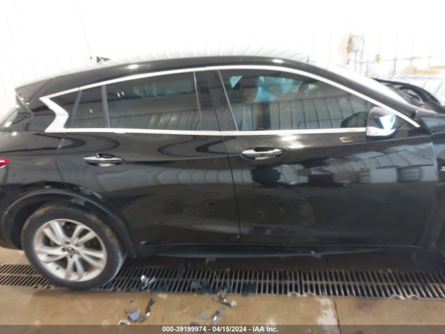 SJKCH5CP9HA035425 Infiniti Qx30 Luxury