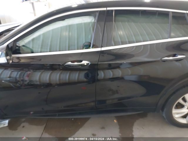 SJKCH5CP9HA035425 Infiniti Qx30 Luxury