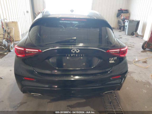 SJKCH5CP9HA035425 Infiniti Qx30 Luxury