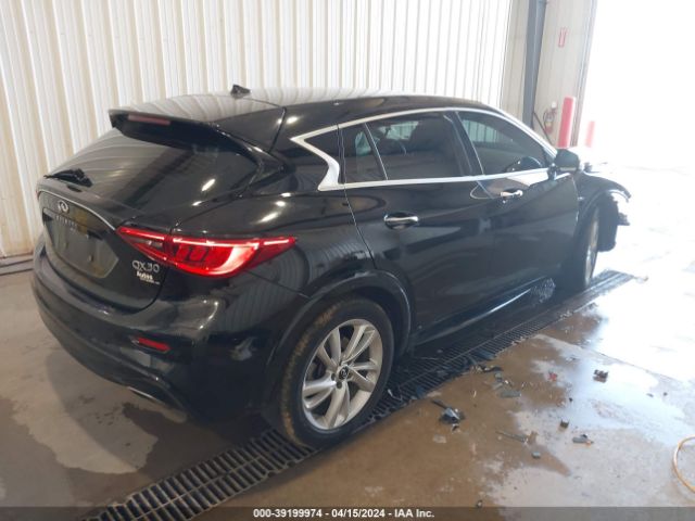 SJKCH5CP9HA035425 Infiniti Qx30 Luxury