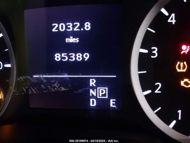 SJKCH5CP9HA035425 Infiniti Qx30 Luxury