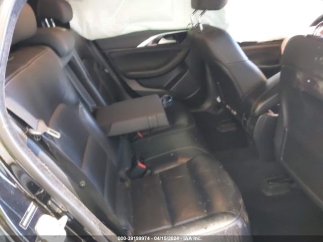 SJKCH5CP9HA035425 Infiniti Qx30 Luxury