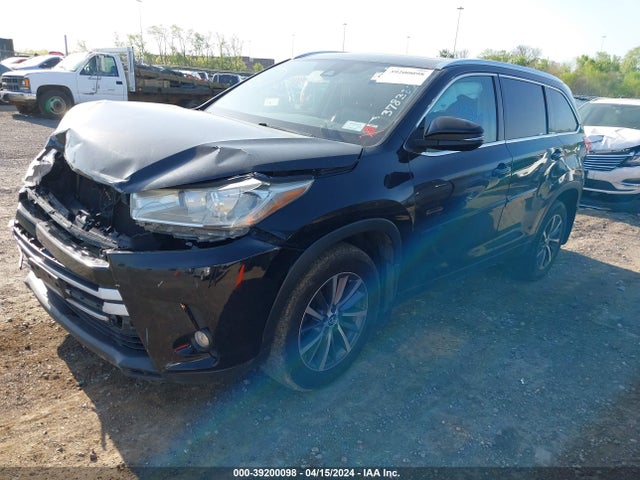 Toyota Highlander Xle 2017 5TDJZRFHXHS378380 Image 2