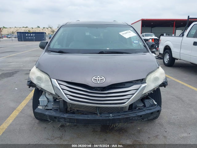 Toyota Sienna Xle 8 Passenger 2015 5TDYK3DC3FS649753 Image 13