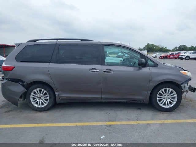 Toyota Sienna Xle 8 Passenger 2015 5TDYK3DC3FS649753 Image 14