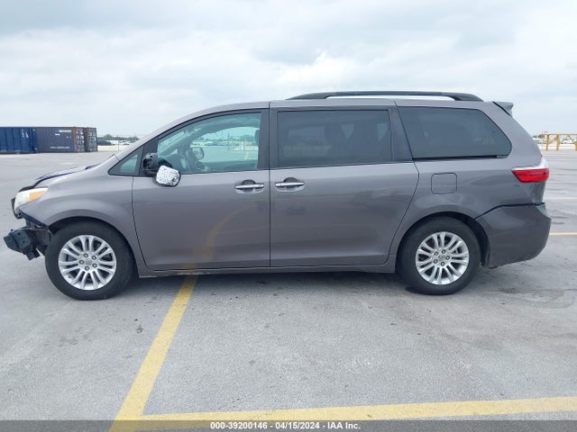 Toyota Sienna Xle 8 Passenger 2015 5TDYK3DC3FS649753 Image 15