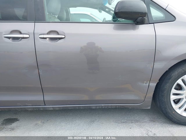 Toyota Sienna Xle 8 Passenger 2015 5TDYK3DC3FS649753 Image 21