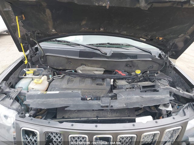1C4NJDEB8GD558573 Jeep Compass Latitude