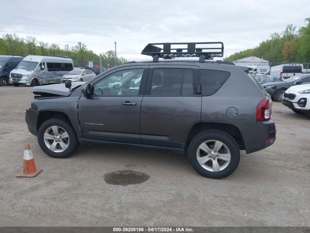 1C4NJDEB8GD558573 Jeep Compass Latitude