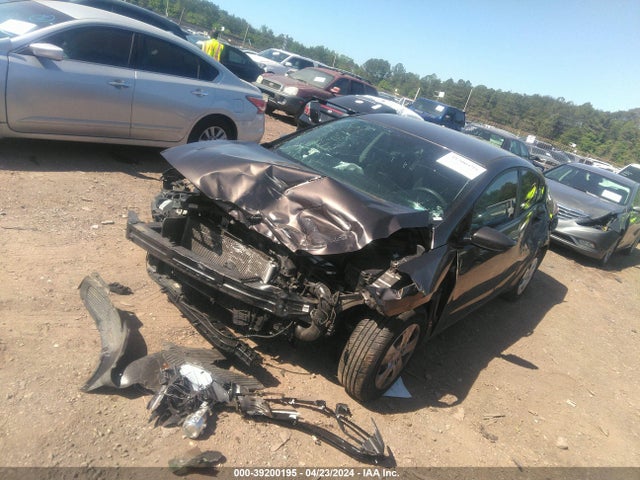 KIA FORTE LX 2017 3KPFK4A76HE065770 Image 2