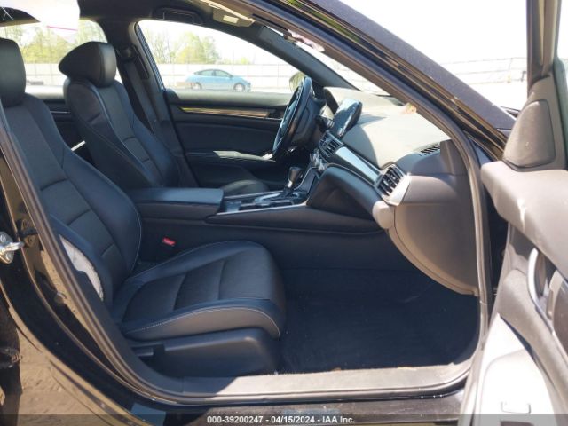 1HGCV1F33JA091932 Honda Accord Sport