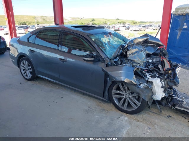 1VWLA7A32KC000866 Volkswagen Passat 2.0t Wolfsburg Edition