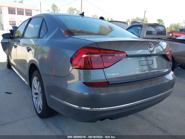 1VWLA7A32KC000866 Volkswagen Passat 2.0t Wolfsburg Edition