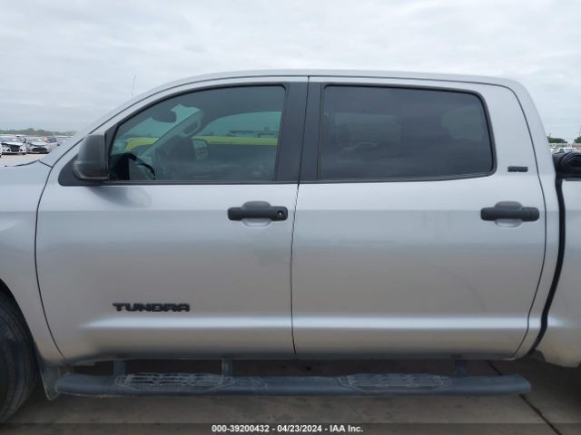 5TFEM5F17KX137096 Toyota Tundra Sr5 4.6l V8