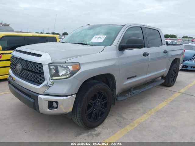 5TFEM5F17KX137096 Toyota Tundra Sr5 4.6l V8