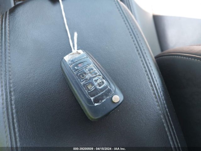 1G4GC5G33GF101524 Buick Lacrosse Leather