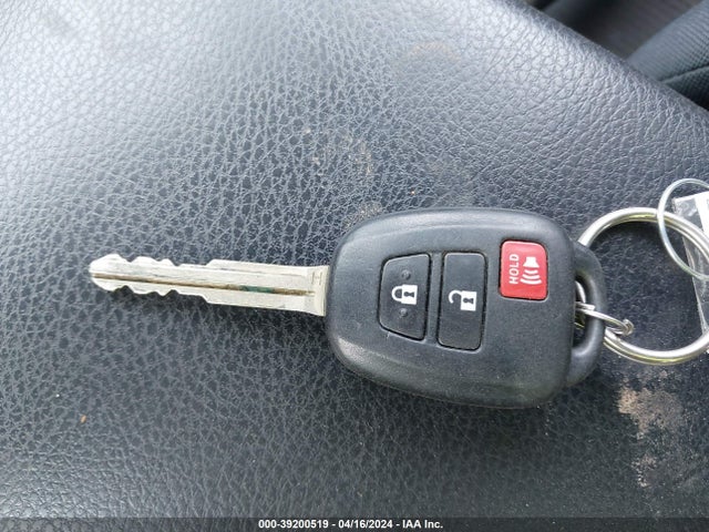 Toyota RAV4 LE 2014 JTMBFREV1ED071854 Image 11