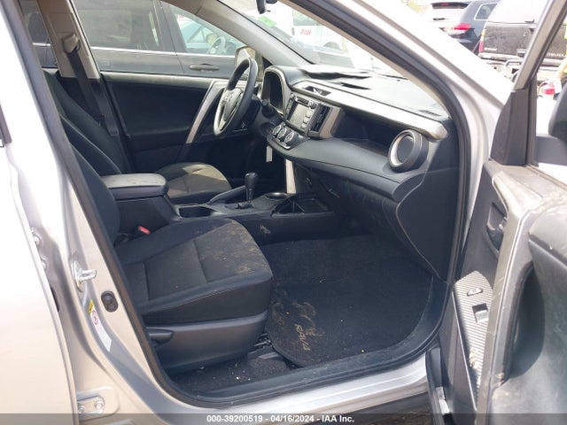 Toyota RAV4 LE 2014 JTMBFREV1ED071854 Image 5