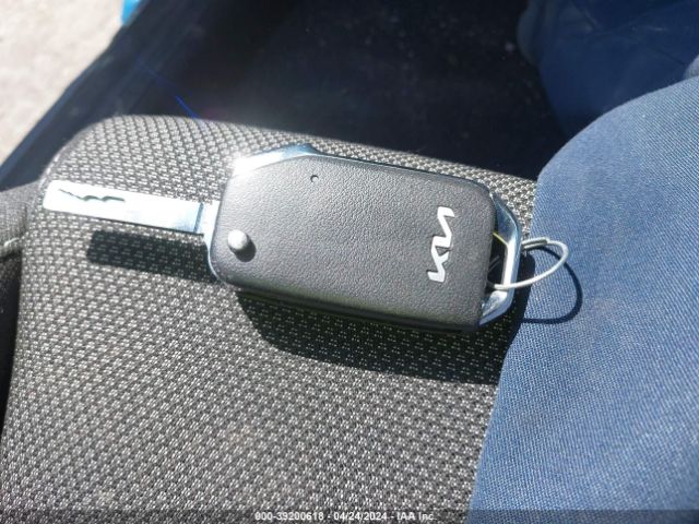 3KPF24AD9PE683184 KIA Forte Lxs