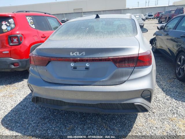 3KPF24AD9PE683184 KIA Forte Lxs