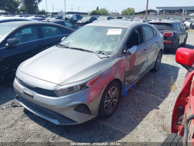 3KPF24AD9PE683184 KIA Forte Lxs