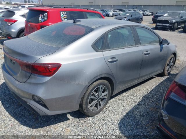 3KPF24AD9PE683184 KIA Forte Lxs