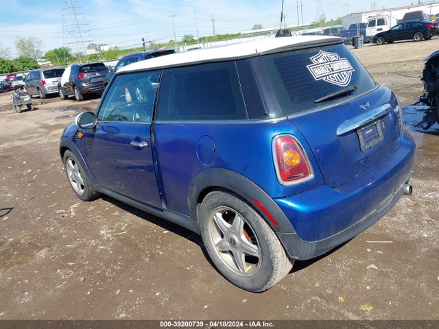 2007 MINI COOPER WMWMF33507TU63240 Photo 2