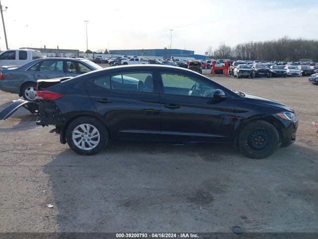 Hyundai ELANTRA SE 2018 5NPD74LF6JH274375 Image 14