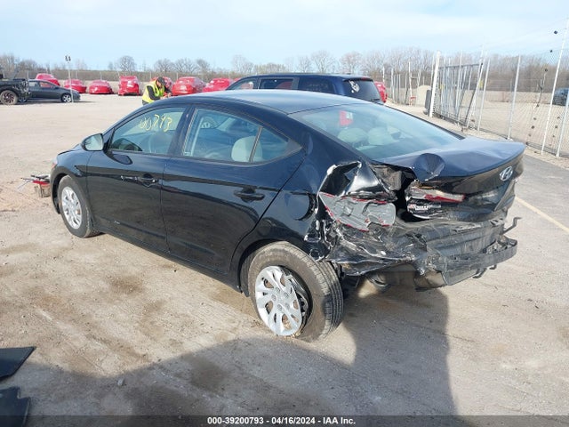 Hyundai ELANTRA SE 2018 5NPD74LF6JH274375 Image 3