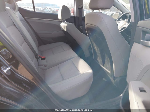 Hyundai ELANTRA SE 2018 5NPD74LF6JH274375 Image 8
