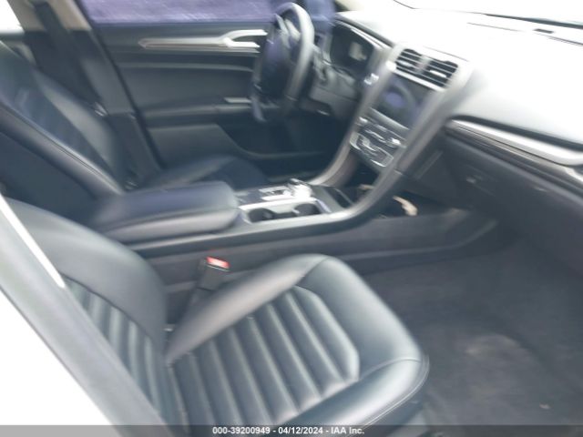 3FA6P0CD9KR150055 Ford FUSION SEL