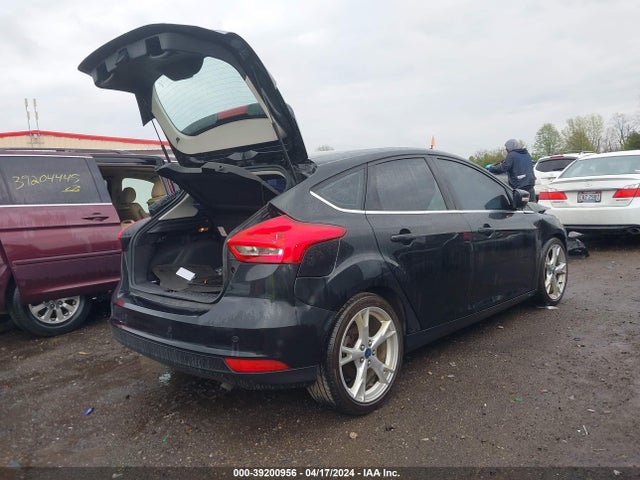 Ford Focus Titanium 2015 1FADP3N24FL379297 Image 4