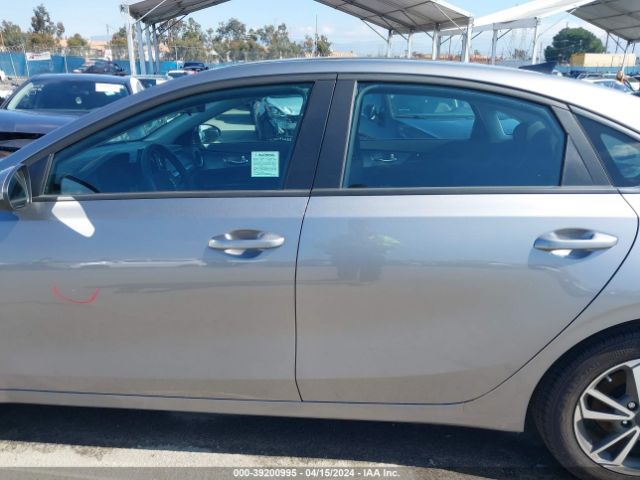 3KPF24AD8PE536841 KIA Forte Lxs