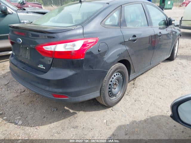 Ford FOCUS SE 2014 1FADP3F24EL351531 Image 4