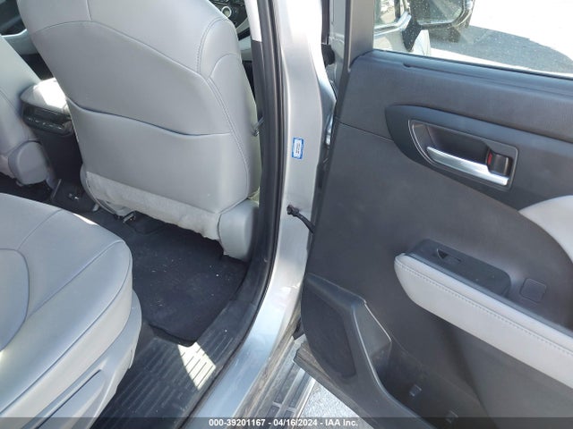 Toyota Highlander Xle 2021 5TDGZRBH1MS533022 Image 8