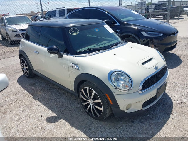 2009 MINI COOPER S WMWMF73509TW84220 Photo 0
