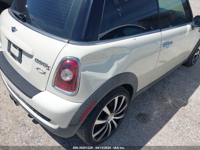 2009 MINI COOPER S WMWMF73509TW84220 Photo 5