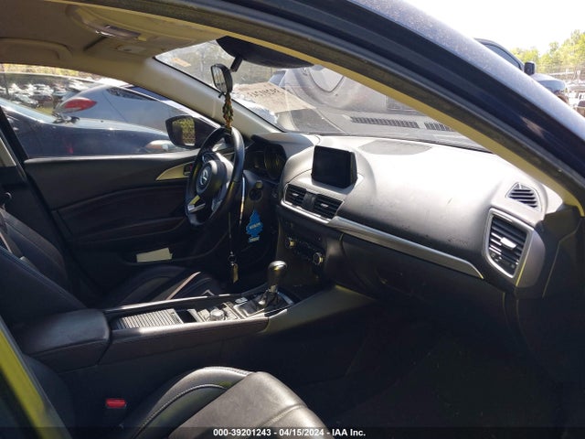 3MZBN1L32JM251992 Mazda Mazda3 Touring