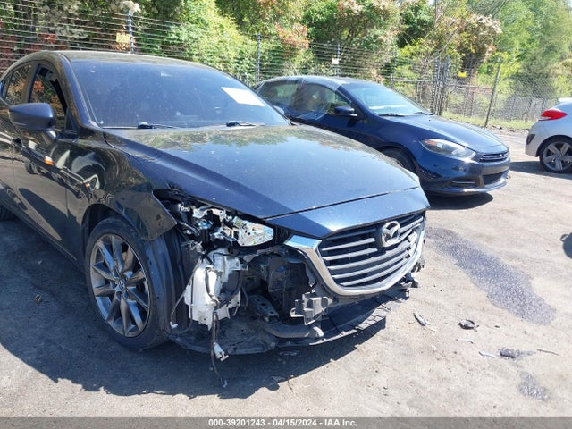 3MZBN1L32JM251992 Mazda Mazda3 Touring