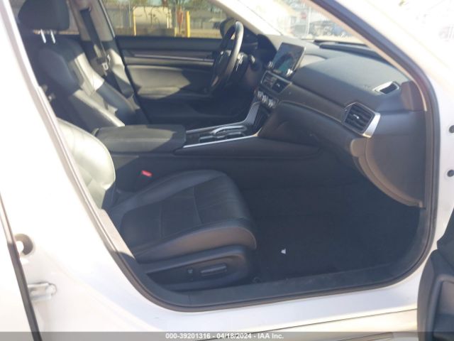 1HGCV2F92JA054395 Honda Accord Touring 2.0t
