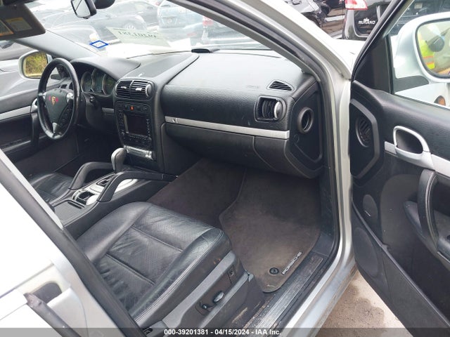 2005 PORSCHE CAYENNE WP1AB29PX5LA66215 Photo 4