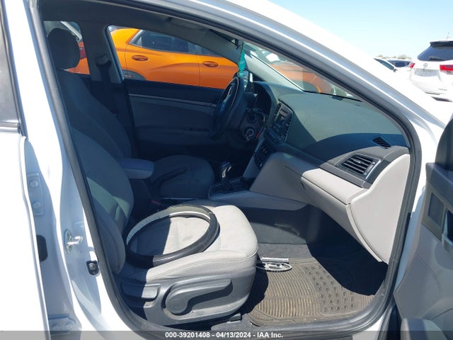 Hyundai ELANTRA SE 2017 5NPD74LFXHH186987 Image 5