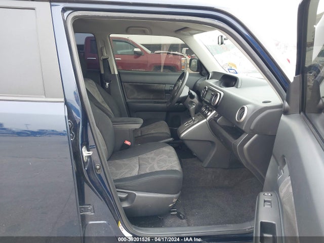 Scion XB 2015 JTLZE4FEXFJ071569 Image 5
