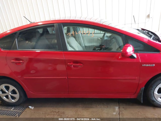 Toyota Prius Three 2015 JTDKN3DU1F1909473 Image 13