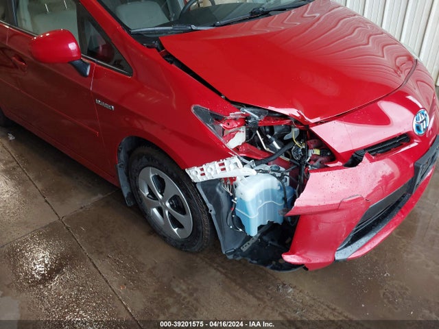 Toyota Prius Three 2015 JTDKN3DU1F1909473 Image 6