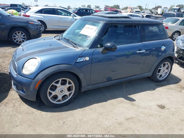 2010 MINI COOPER S WMWMF7C54ATZ73976 Photo 1