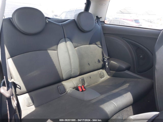 2010 MINI COOPER S WMWMF7C54ATZ73976 Photo 7