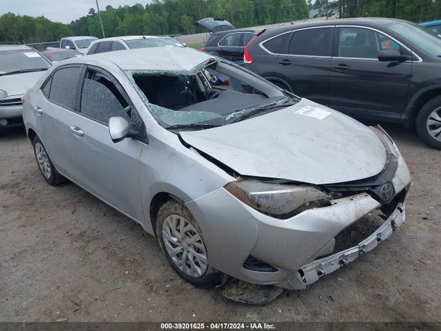 Toyota COROLLA LE 2018 5YFBURHE9JP753227 главное изображение